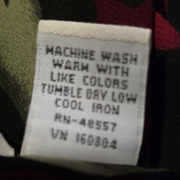 French Laundry Red Floral Button Front Blouse Black Size L Lightweight - Picture 5 of 5